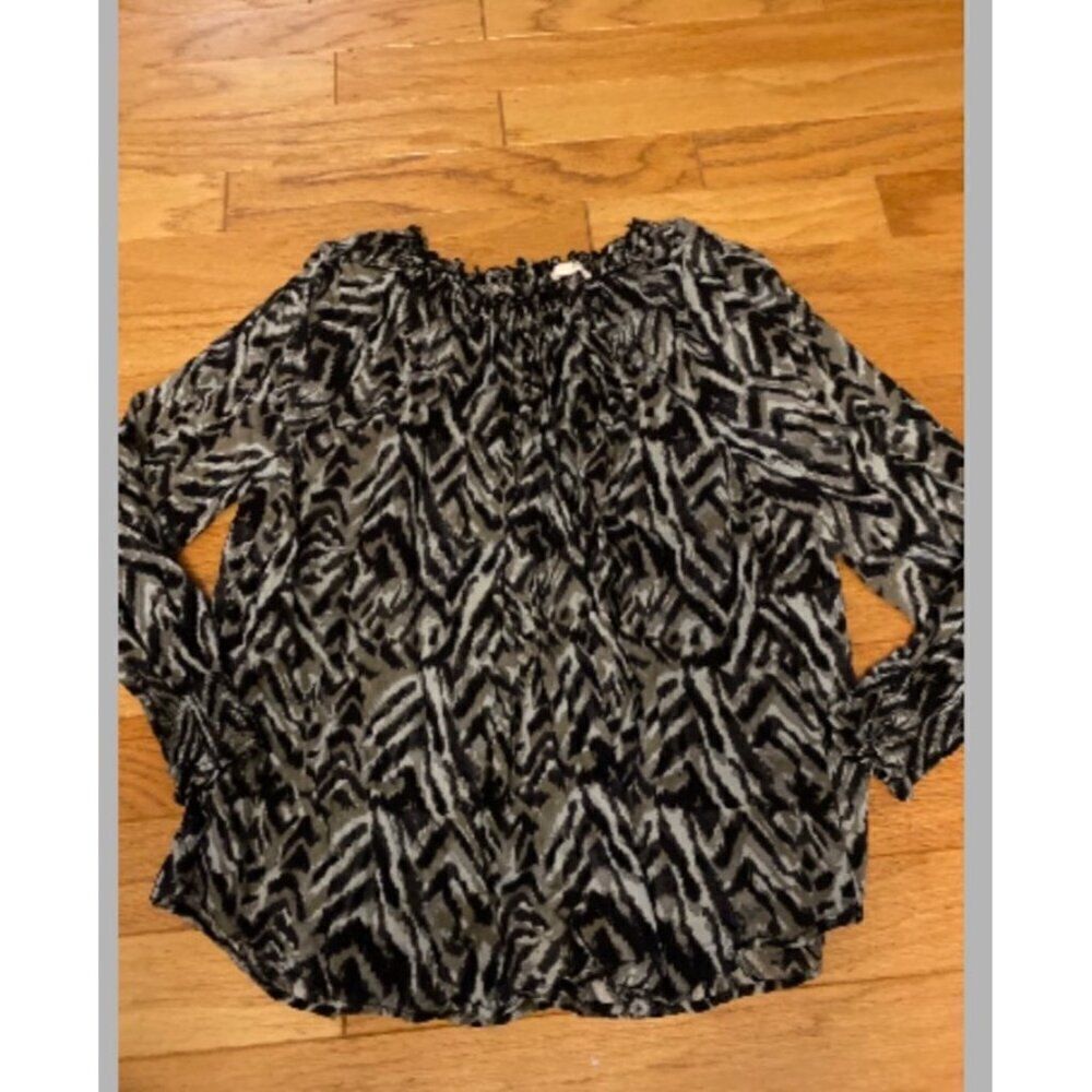 Beach lunch Lounge Women's Zebra Print Off-Shoulder Top size medium